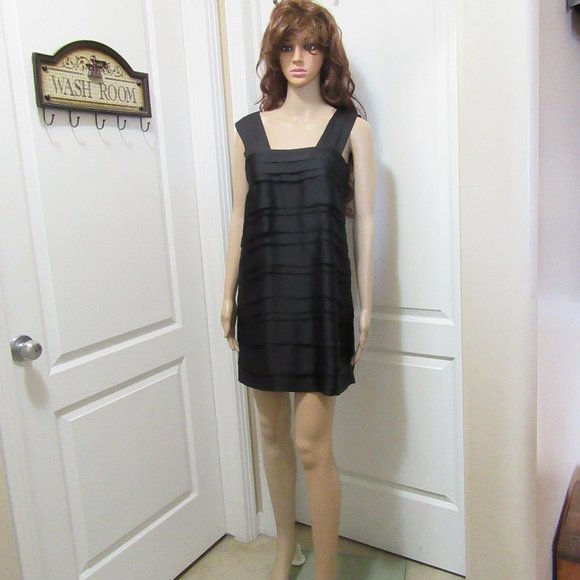 Ladies size 4 Dress all layer - Black - Picture 9 of 10